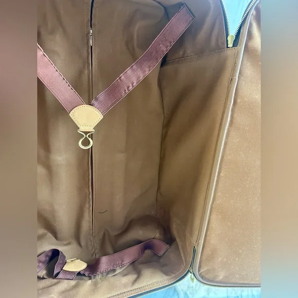 Louis Vuitton Luggage - Picture 12 of 15